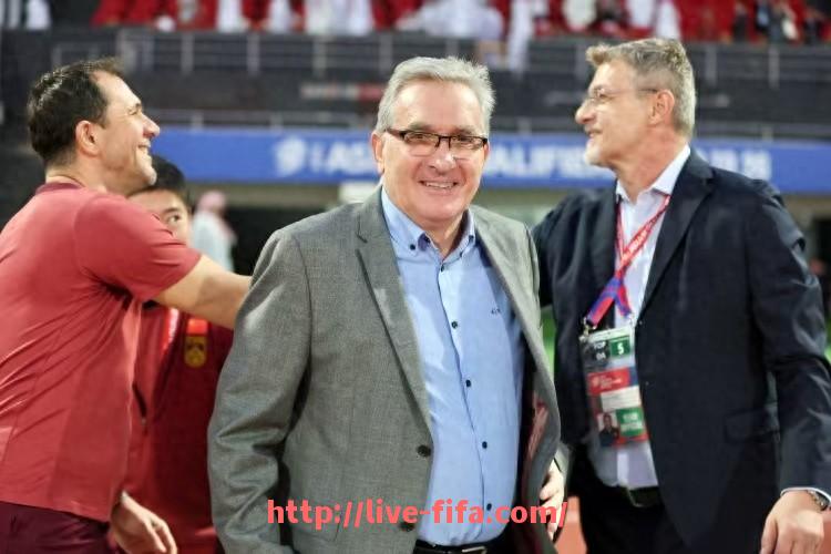 世俱杯直播-CBA足球员训练日程：CBA球员是否也有与足球相关的训练内容？